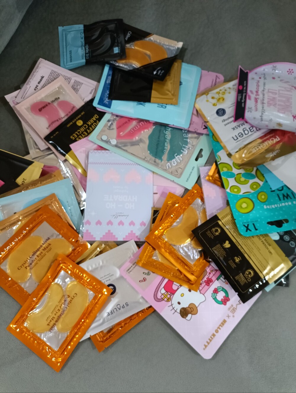 48 MIX BUNDLE  UNDER EYE MASKS GOLD + TWO HYALURONIC ACID BUNDLE AND FACE MASK
